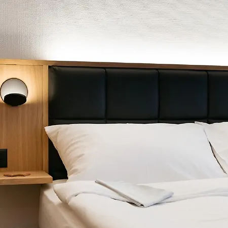 - Da Wohnen, Wo Lebt! 4* Basel